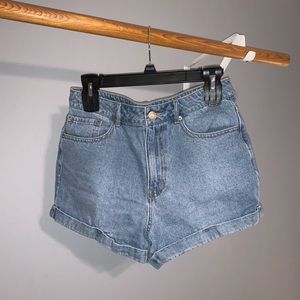 Women’s mom jean shorts !